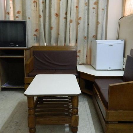 Viraaj Guest House Noida Eksteriør billede